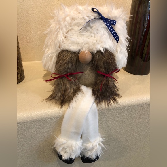 Shaggy Dog Gnome 4 Seasons Spring Summer Fall Winter Ribbon Bows Pearls Gift - Picture 5 of 14